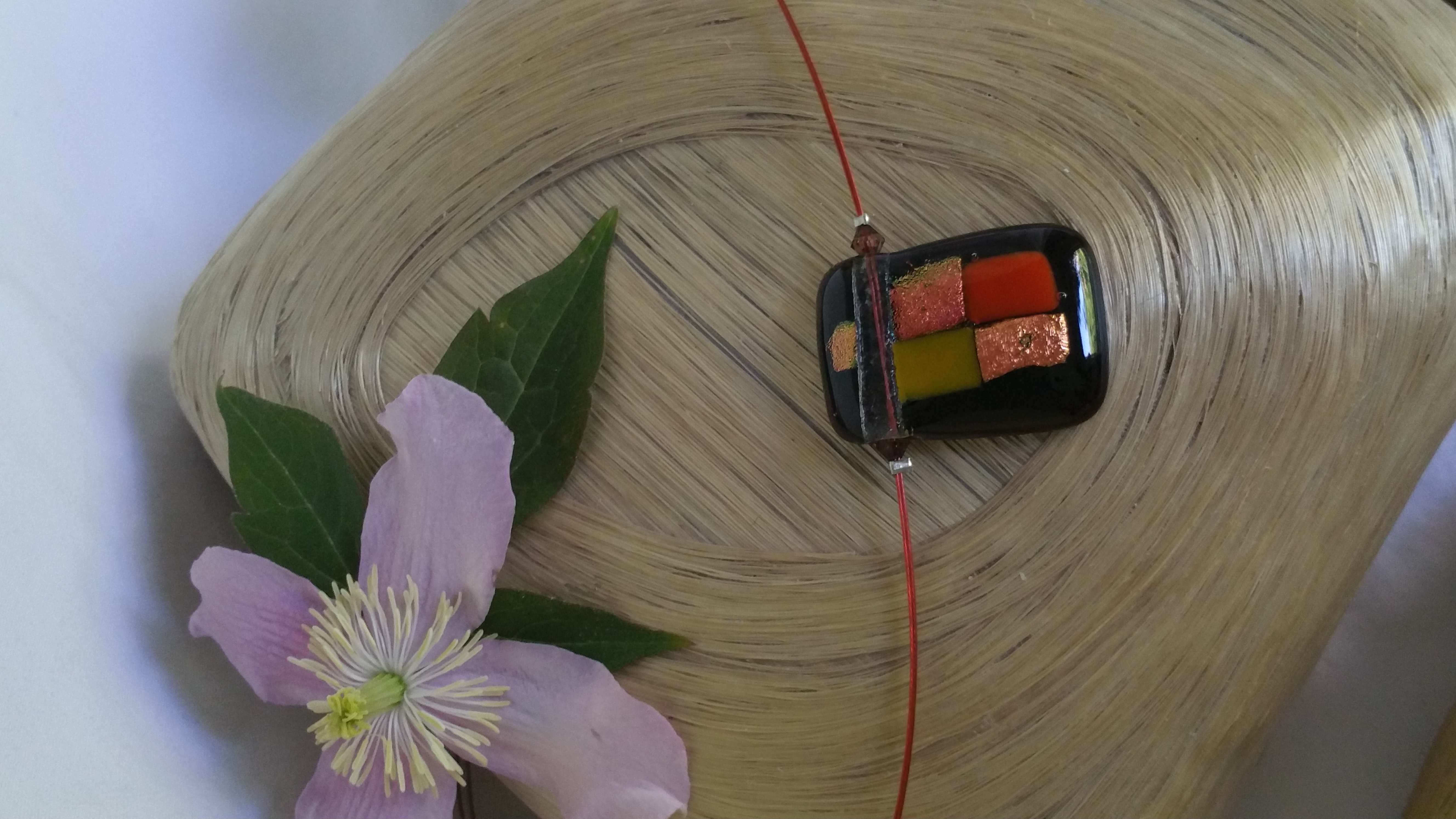 Square necklace on wire - Image 3