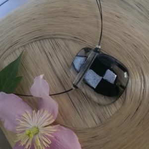 Square necklace on wire