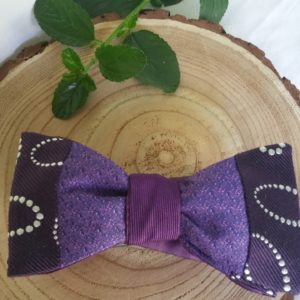 Purple/lilac bowtie